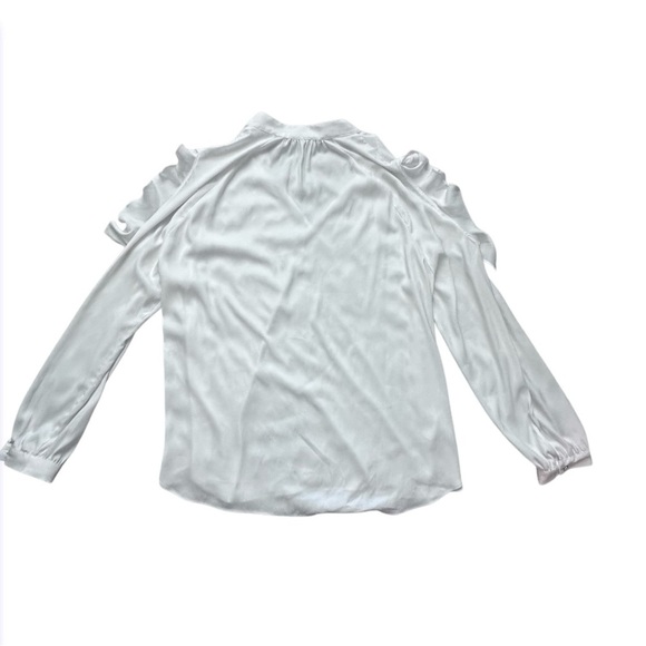 Ann Taylor White Ruffle Cold Shoulder Ladies Blouse Sz XL - Picture 2 of 9